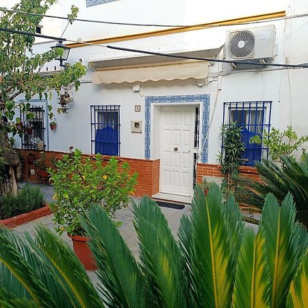 Tipico Y Pintoresco Patio De Vecinos, Con Encanto Sevilla Buitenkant foto