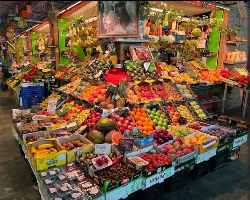 Tipico Y Pintoresco Patio De Vecinos, Con Encanto Sevilla Buitenkant foto